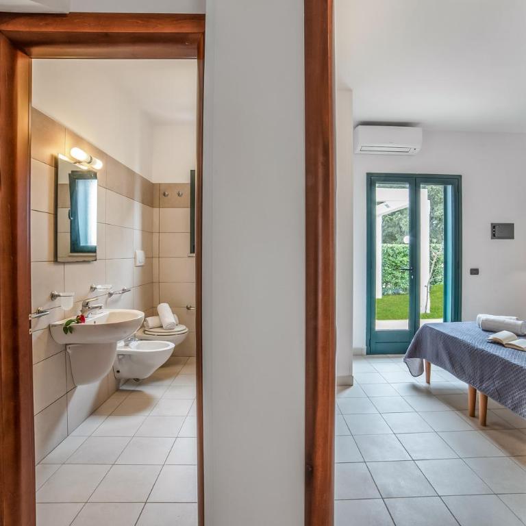 Blumare Resort - One Bedroom Apartment with Garden 1 - 10