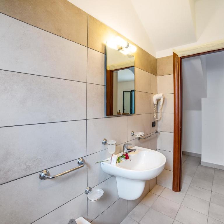 Blumare Resort - One Bedroom Apartment with Garden 2 - 5