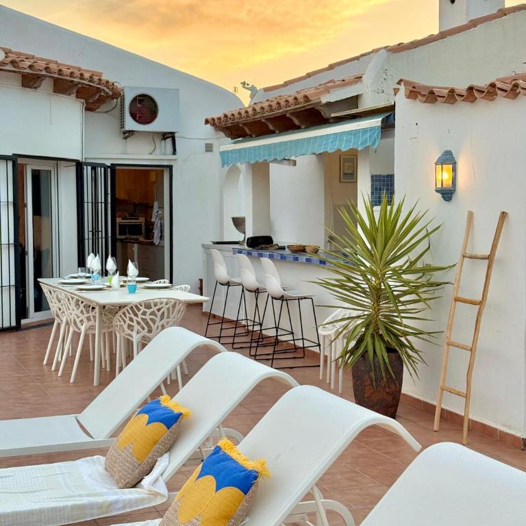 Villa Cala Lanuza - Three-Bedroom Vacation Home - 5