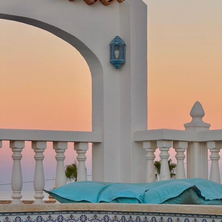 Villa Cala Lanuza - Three-Bedroom Vacation Home - 8