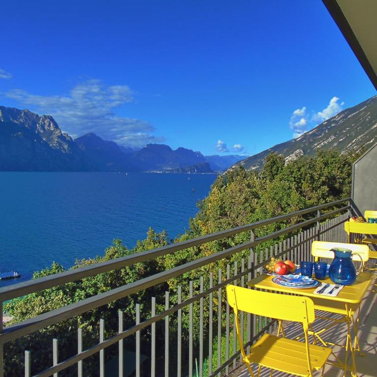 Limone Apt · Vista Lago - Finestra sul Lago - Appartamento con 2 Camere da Letto - 1