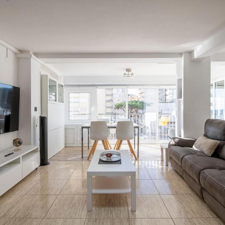 Luminoso piso de tres habitaciones con vistas al mar - Apartamento de 3 dormitorios con vistas al mar - 4