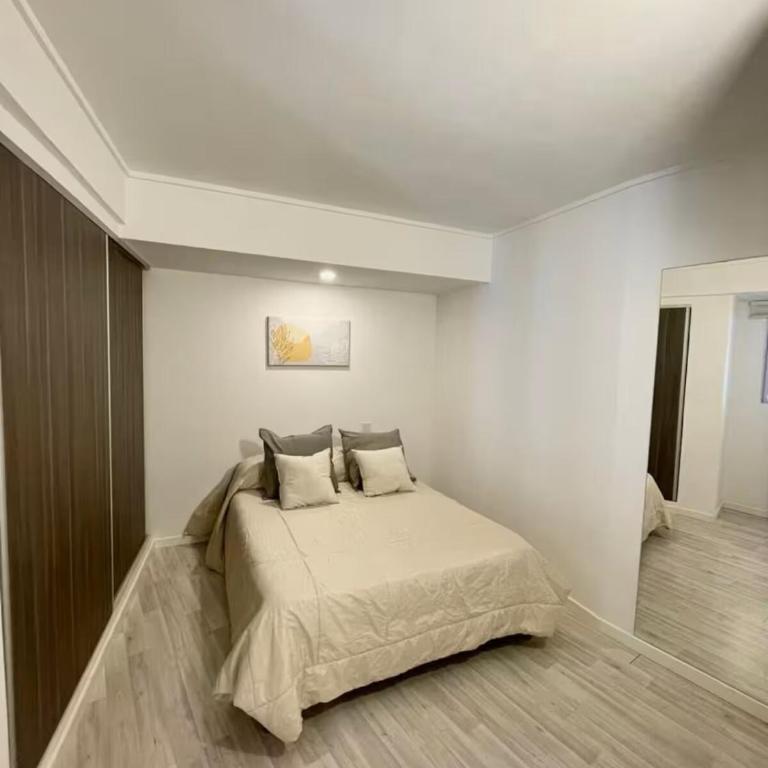 Depto 4 amb media cuadra del mar entre Torreón y Varese - Three-Bedroom Apartment - 8