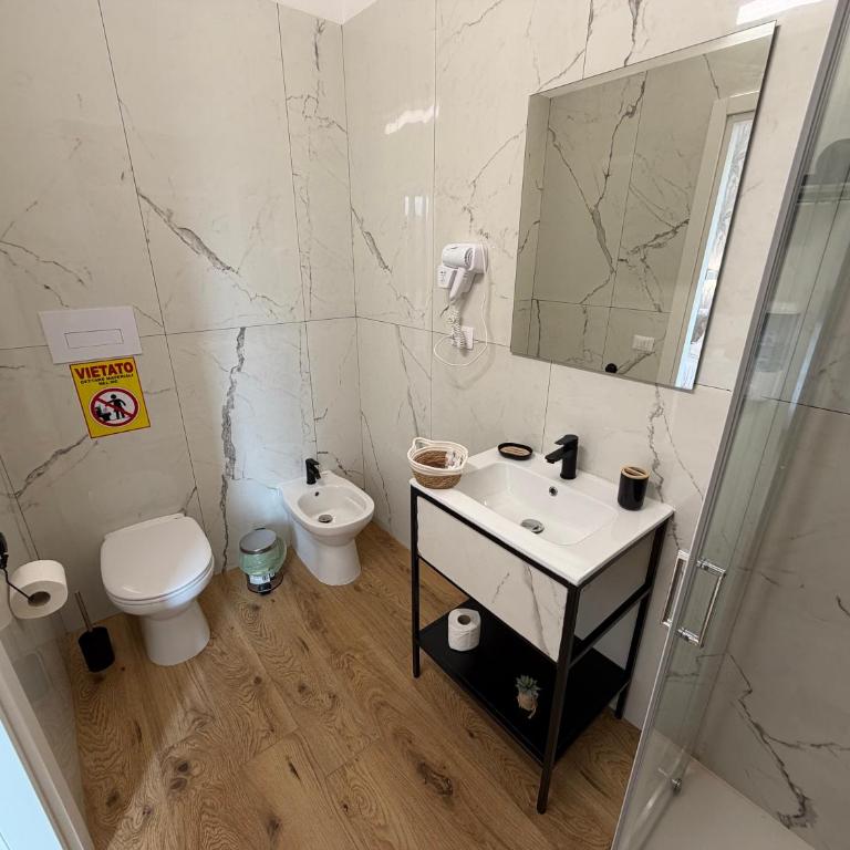 Cinquantotto Cozy Rooms - Double Room with Balcony - 11