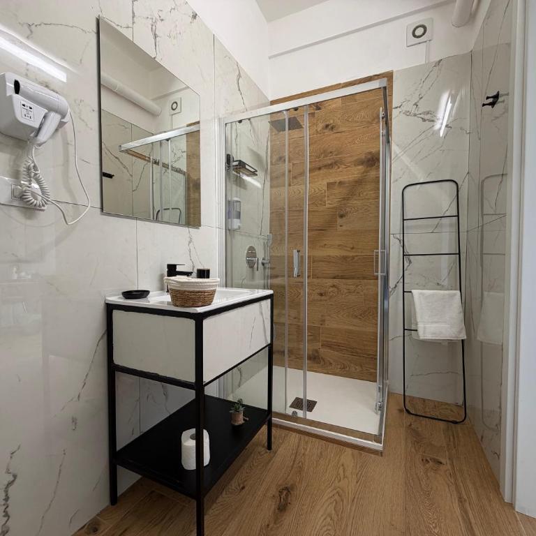 Cinquantotto Cozy Rooms - Double Room with Balcony - 10