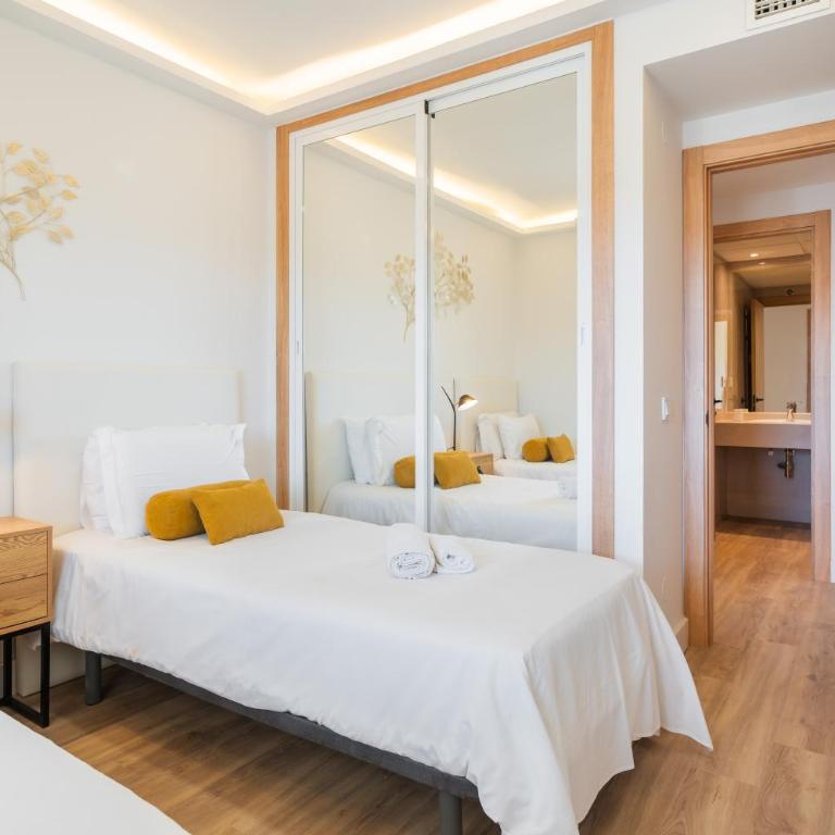 MARBELLA HOME RENTALS - Marina Banus, Puerto Banus, 2BR Renovated, pool & parking - Two-Bedroom Apartment - 7