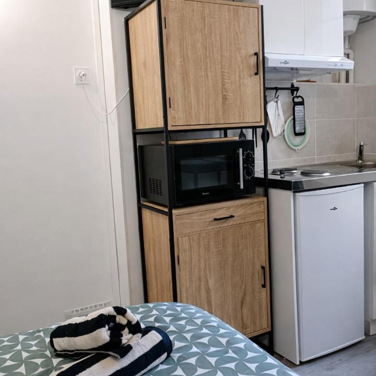 Charmant studio rue de Bayeux au Cœur de Caen - One-Bedroom Apartment - 6
