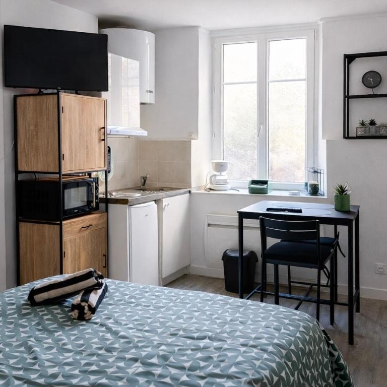 Charmant studio rue de Bayeux au Cœur de Caen - One-Bedroom Apartment - 1