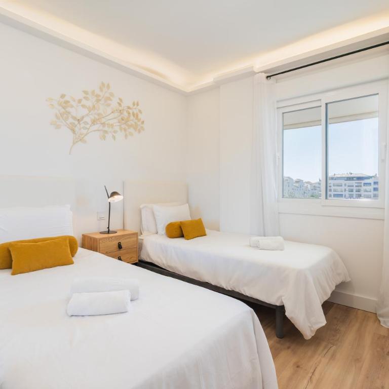 MARBELLA HOME RENTALS - Marina Banus, Puerto Banus, 2BR Modern, parking & pool - Apartamento de 2 dormitorios - 8