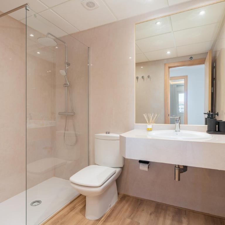 MARBELLA HOME RENTALS - Marina Banus, Puerto Banus, 2BR Modern, parking & pool - Apartamento de 2 dormitorios - 9