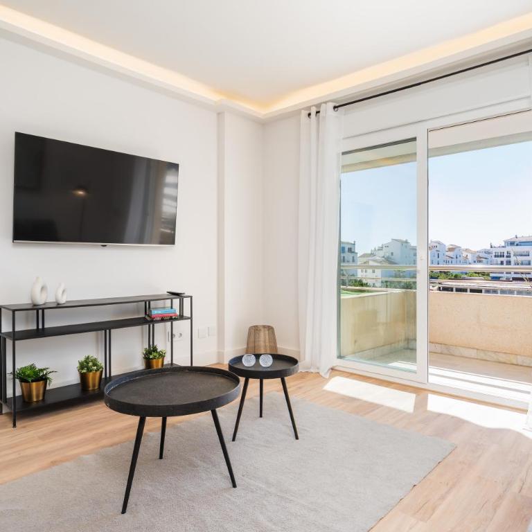 MARBELLA HOME RENTALS - Marina Banus, Puerto Banus, 2BR Modern, parking & pool - Apartamento de 2 dormitorios - 5