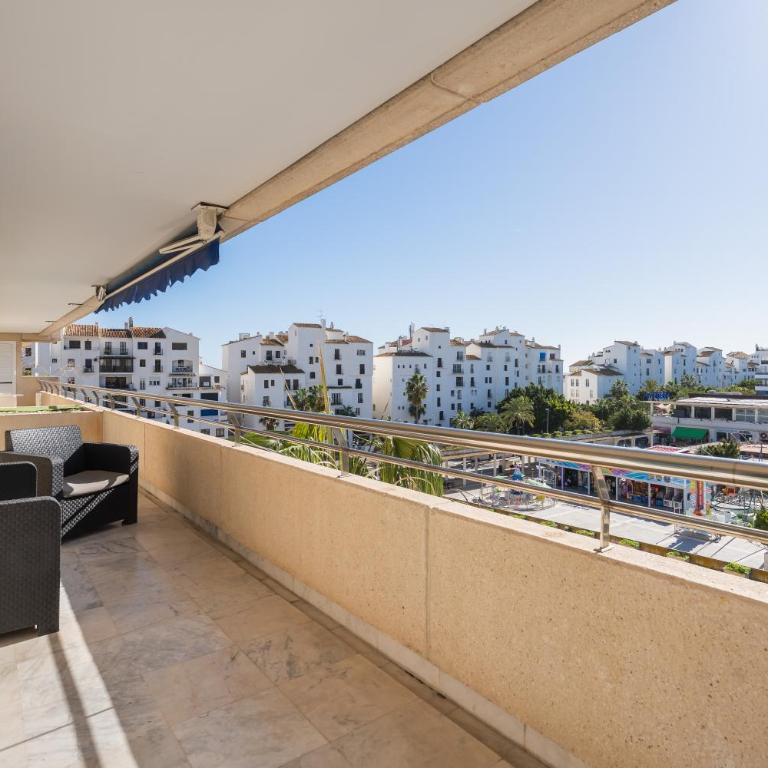 MARBELLA HOME RENTALS - Marina Banus, Puerto Banus, 2BR Modern, parking & pool - Apartamento de 2 dormitorios - 15