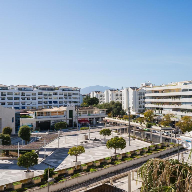 MARBELLA HOME RENTALS - Marina Banus, Puerto Banus, 2BR Modern, parking & pool - Apartamento de 2 dormitorios - 17
