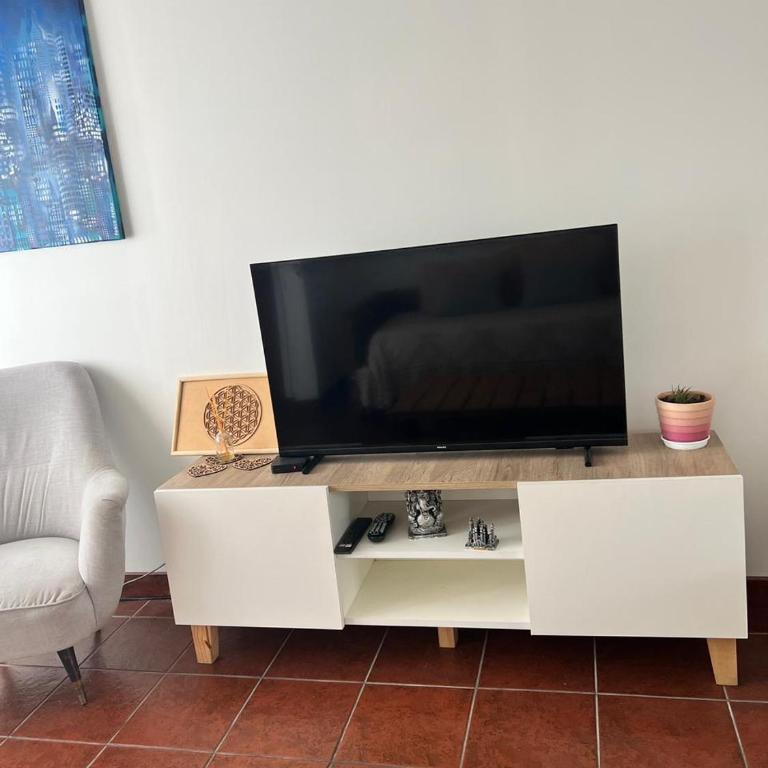 Amplio Departamento Céntrico De 3 Ambientes Con Cochera - MDQ - Two-Bedroom Apartment - 46