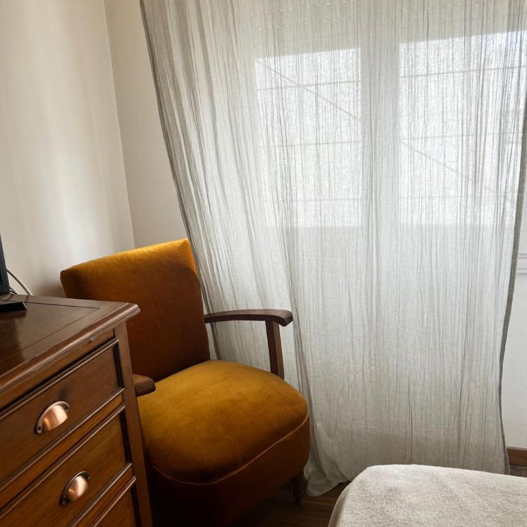 Amplio Departamento Céntrico De 3 Ambientes Con Cochera - MDQ - Apartamento de 2 dormitorios - 32