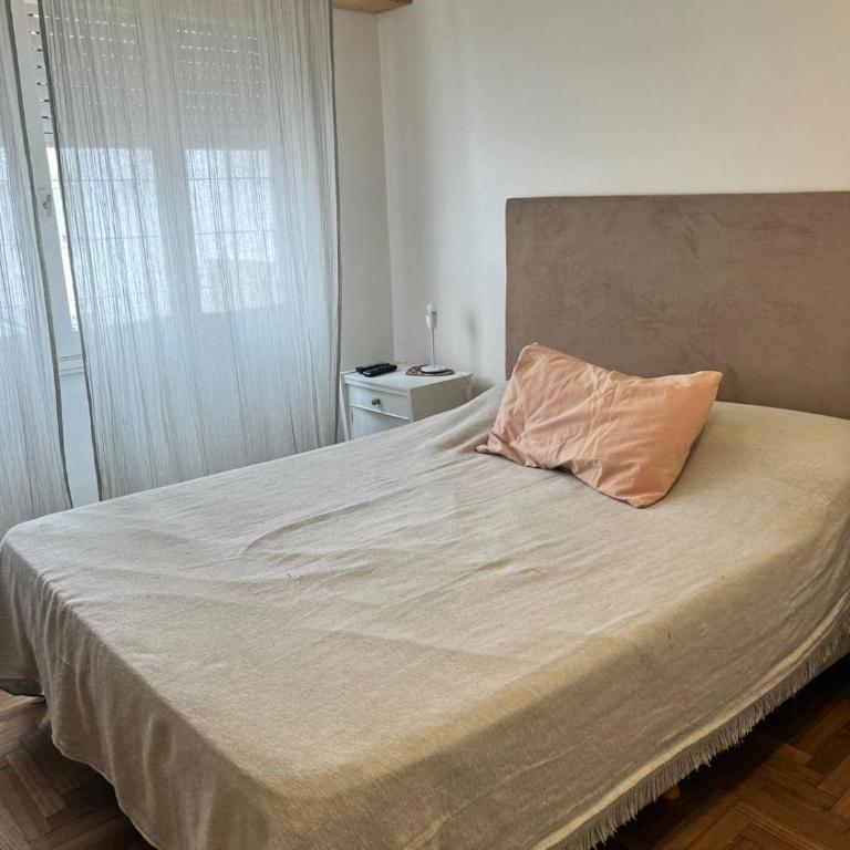 Amplio Departamento Céntrico De 3 Ambientes Con Cochera - MDQ - Apartamento de 2 dormitorios - 27