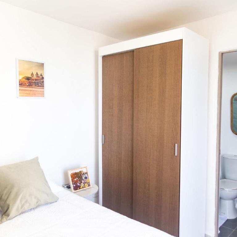 Modern 3BR w/ Ocean View · Prime Location - Apartment - 6