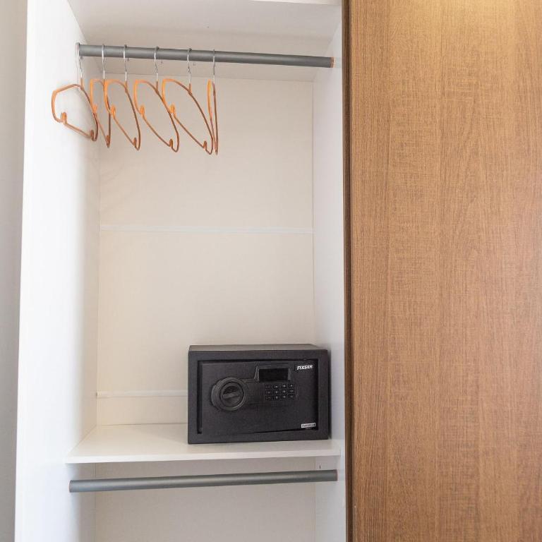 Modern 3BR w/ Ocean View · Prime Location - Apartment - 8