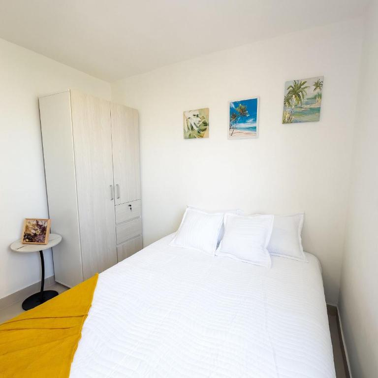 Modern 3BR w/ Ocean View · Prime Location - Apartment - 16