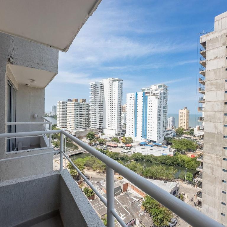 Modern 3BR w/ Ocean View · Prime Location - Apartment - 27