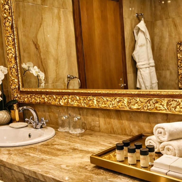 Prezident Palace Belgrade - Luxury Boutique Hotel & Spa - King Louis XVI King Suite - VIP Floor (VIP Spa Access) - 5
