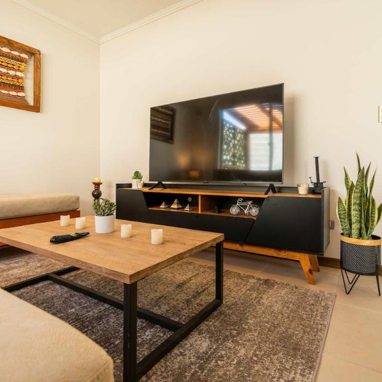 Volcan Home 3D Wifi & Parking - Three-Bedroom House - 1