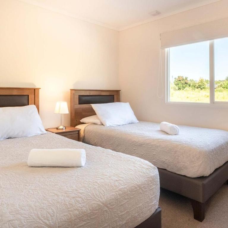 Volcan Home 3D Wifi & Parking - Three-Bedroom House - 5