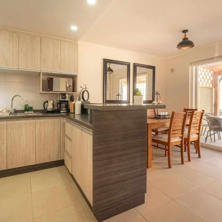 Volcan Home 3D Wifi & Parking - Three-Bedroom House - 16