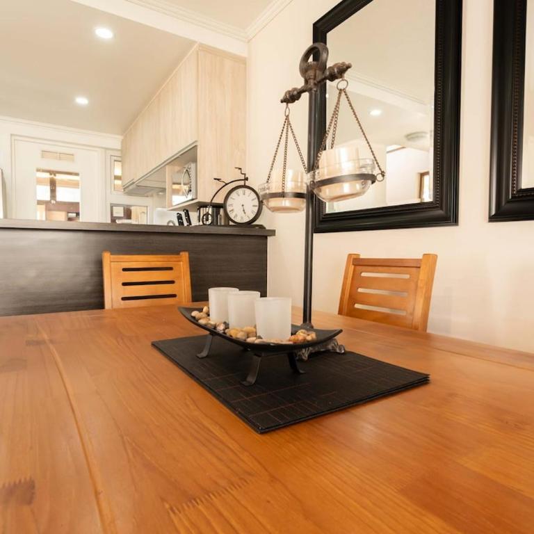Volcan Home 3D Wifi & Parking - Three-Bedroom House - 19