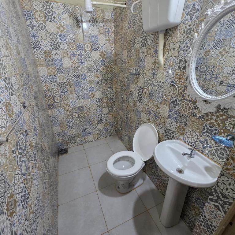 Habitación en el centro de asunción efectivo guaranies - Habitación Doble con baño privado - 3