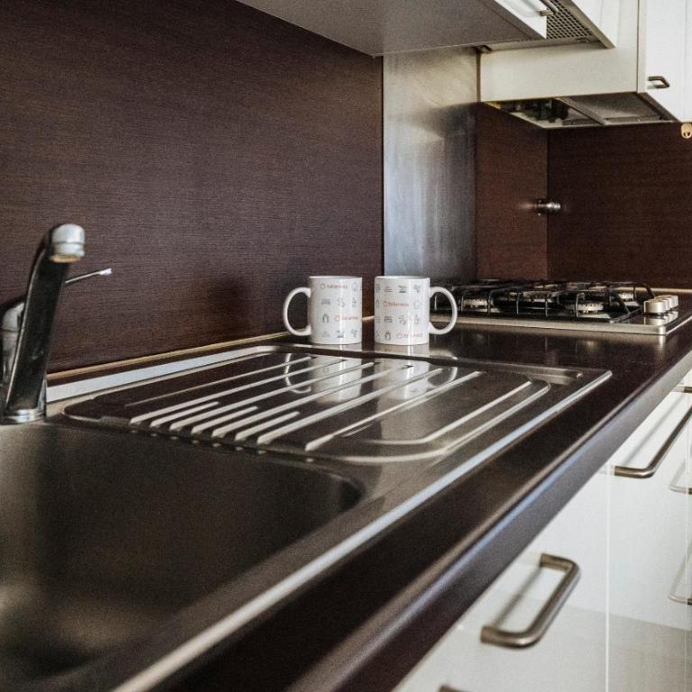 Viale Hambury 51 - Appartamento con 2 Camere da Letto - 4