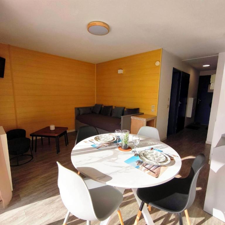 Agréable T2 lumineux avec vue dégagée et piscine - Appartement 1 Chambre - 2