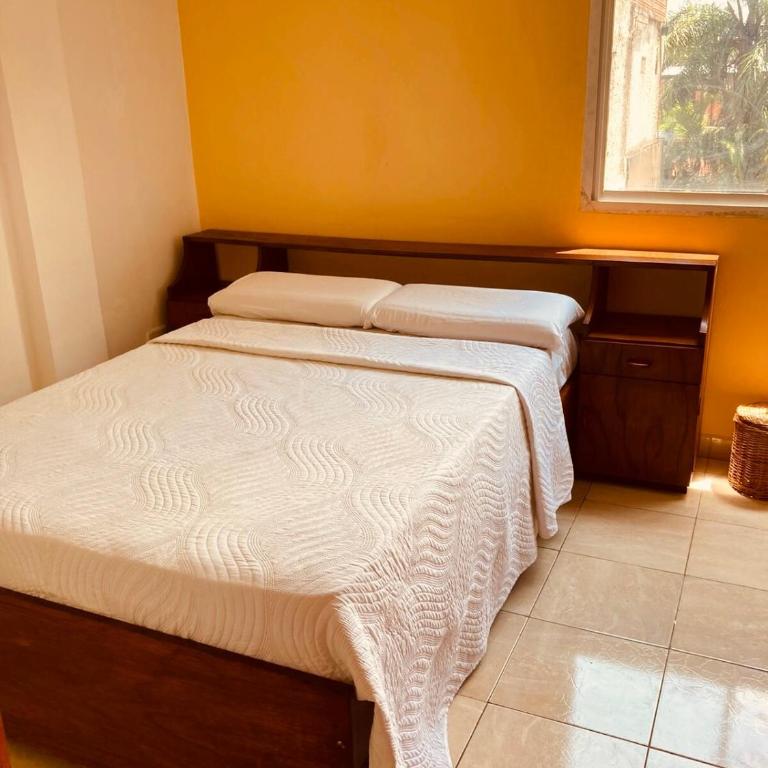 Central Room SHARE BATH - 10 minutes from the Iguazú Terminal - Apartamento de 1 dormitorio - 12