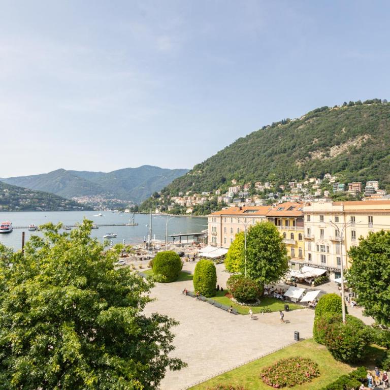 Piazza Cavour - by MyHomeInComo - Appartamento con 3 Camere da Letto e Vista Lago - 1