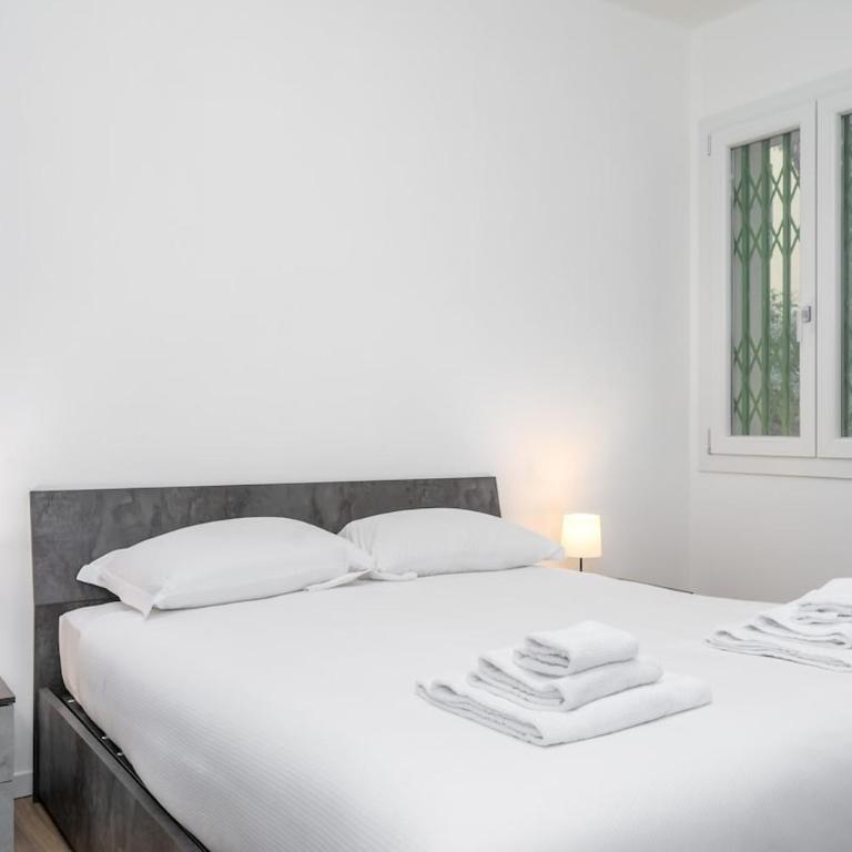 Comfort 2 Camere vicino Fiera e Centro Bologna - Appartamento con 3 Camere da Letto - 1