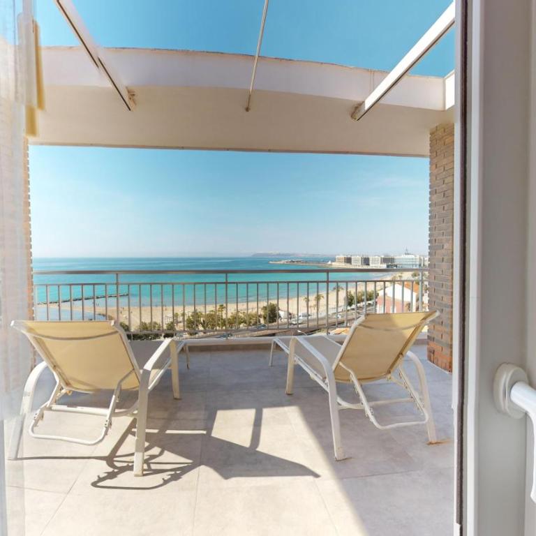 Alicante Penthouse Sea Views - Two-Bedroom Apartment - 14