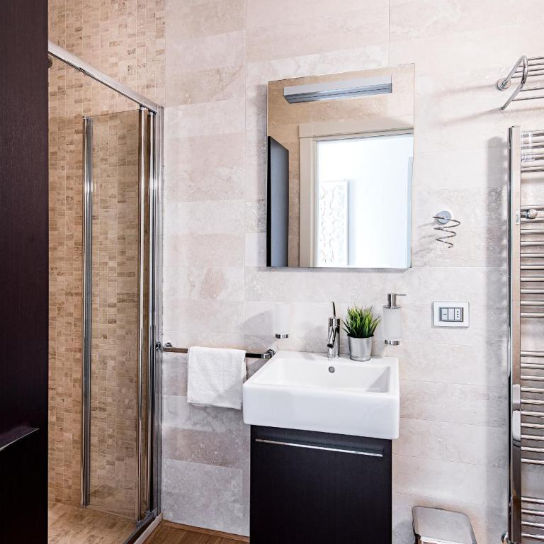 Luxury Lake-Front Catullo by Whale Homes - Appartamento con 4 Camere da Letto e Vista Lago - 28
