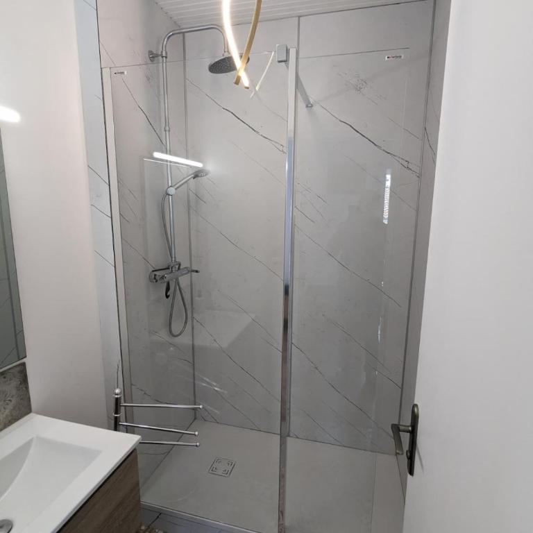 Logement chaleureux à deux pas de la plage - Appartement - 12