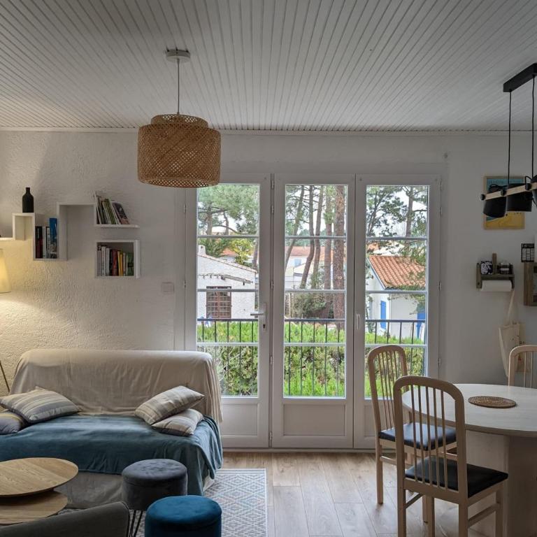 Logement chaleureux à deux pas de la plage - Appartement - 4