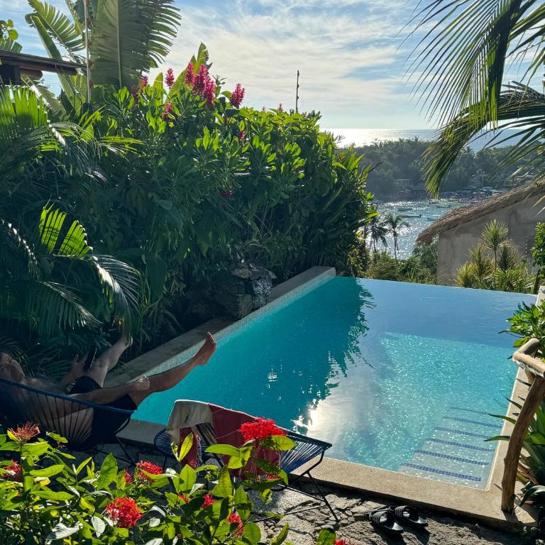 Poolside Cabaña Studio with stunning ocean view - Habitación Doble con terraza - 8