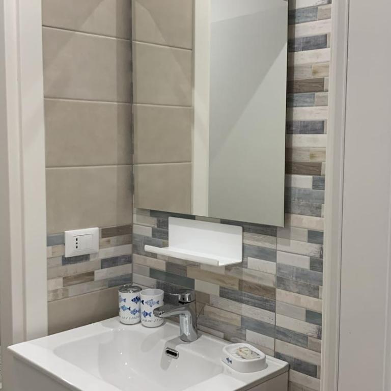 Casa di Leo - Appartamento con 1 Camera da Letto, Balcone e Vista Mare - 31