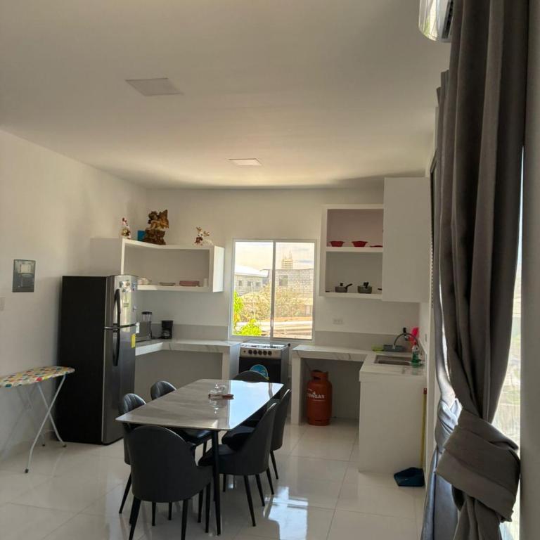 Departamentos super cómodos en el corazón de Salinas - Two-Bedroom Apartment - 8