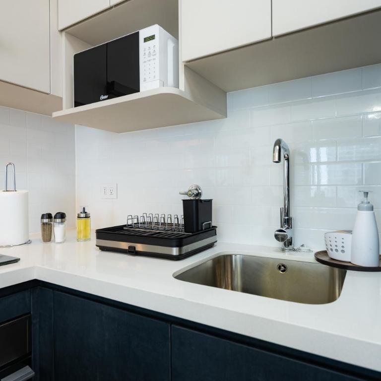 All San Isidro Apartments by Vibrant - One-Bedroom Apartment with Balcony and City View - 27