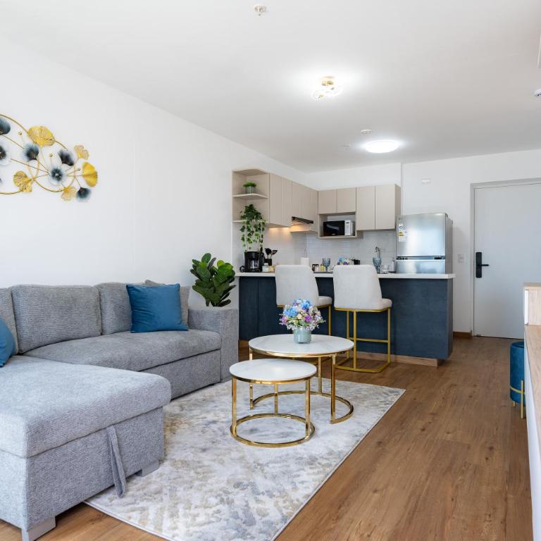 All San Isidro Apartments by Vibrant - One-Bedroom Apartment with Balcony and City View - 33