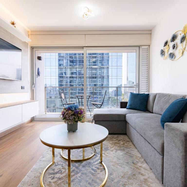 All San Isidro Apartments by Vibrant - One-Bedroom Apartment with Balcony and City View - 41