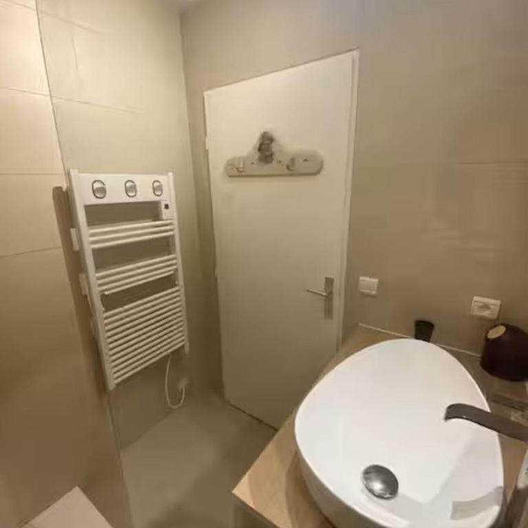 T2 au calme avec balcon et parking privé - Appartement 1 Chambre - 15