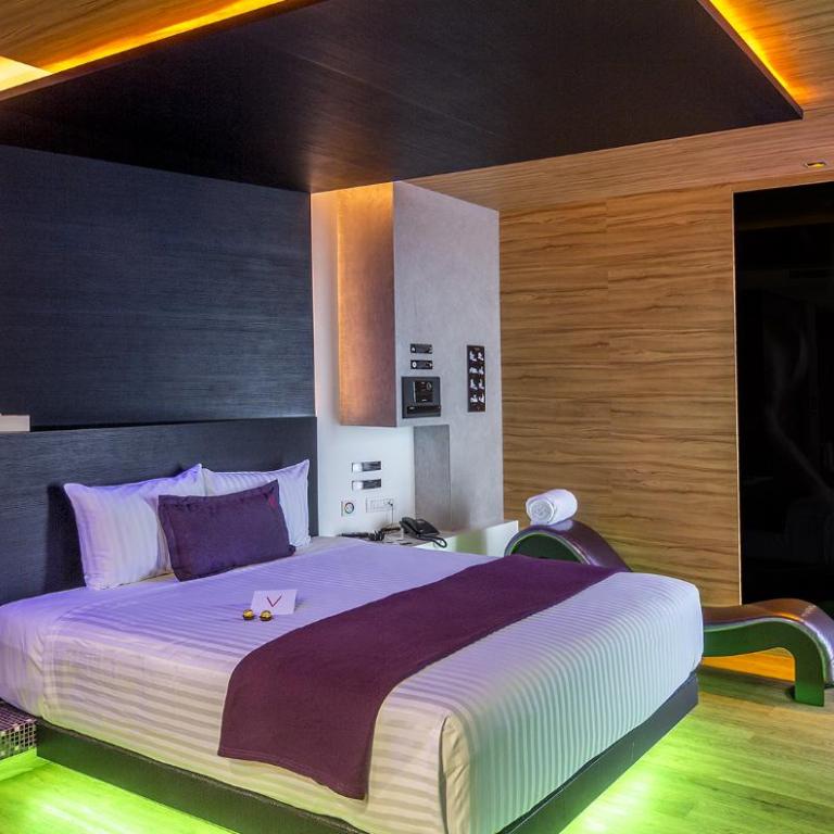 V Boutique Periférico Sur - Junior Suite with Private Pool - 1