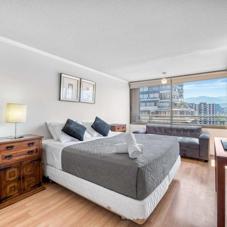 Las Condes Urban Apartment Wifi and Pool - Three-Bedroom Apartment - 1
