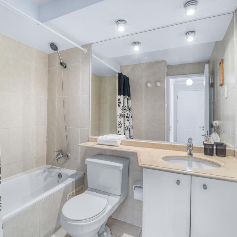 Las Condes Urban Apartment Wifi and Pool - Three-Bedroom Apartment - 13