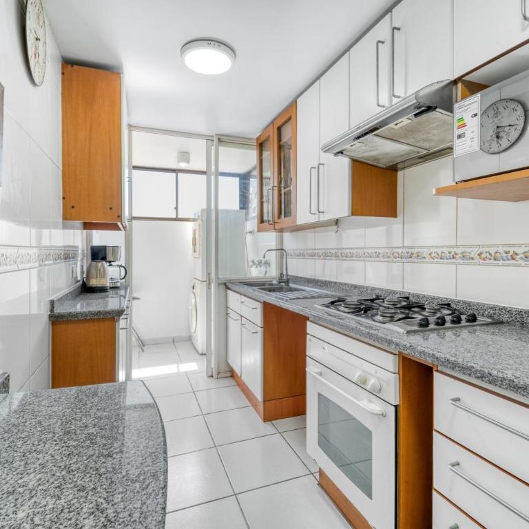 Las Condes Urban Apartment Wifi and Pool - Three-Bedroom Apartment - 11
